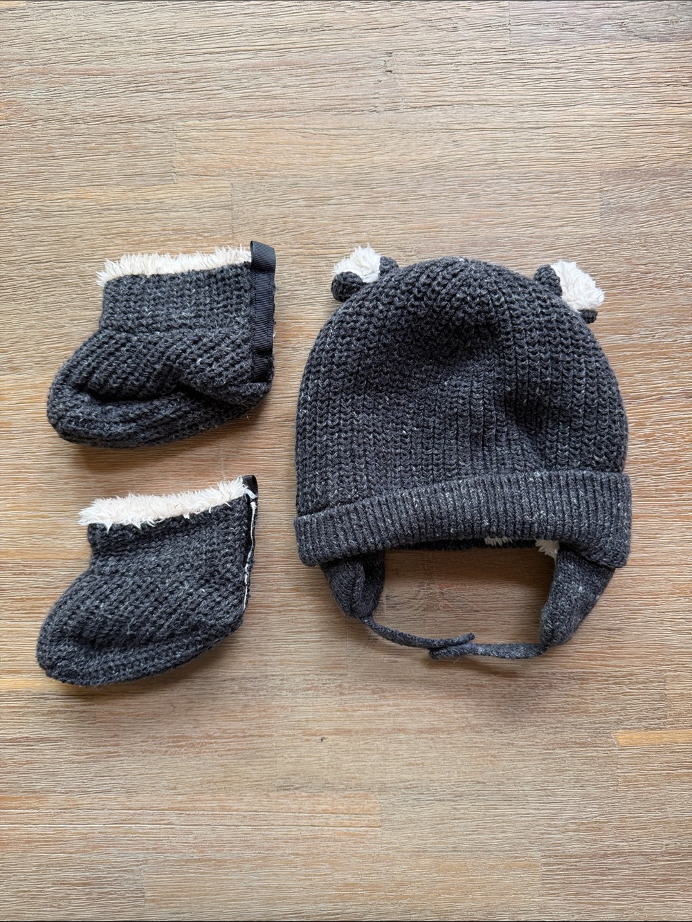 Baby GAP | Cozy Charcoal Knit Baby Hat and Booties Set 6-12m/12-18m